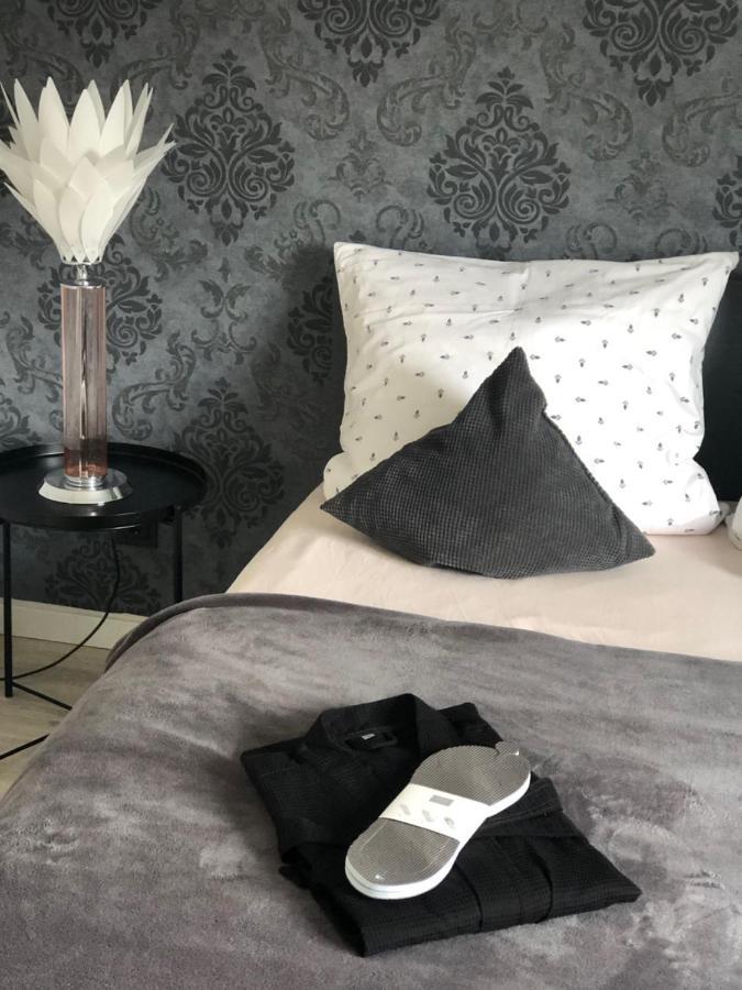 Body Kult Loft - Modernes Appartement Mit 2 Separaten Schlafzimmern ซวิคเคา ภายนอก รูปภาพ